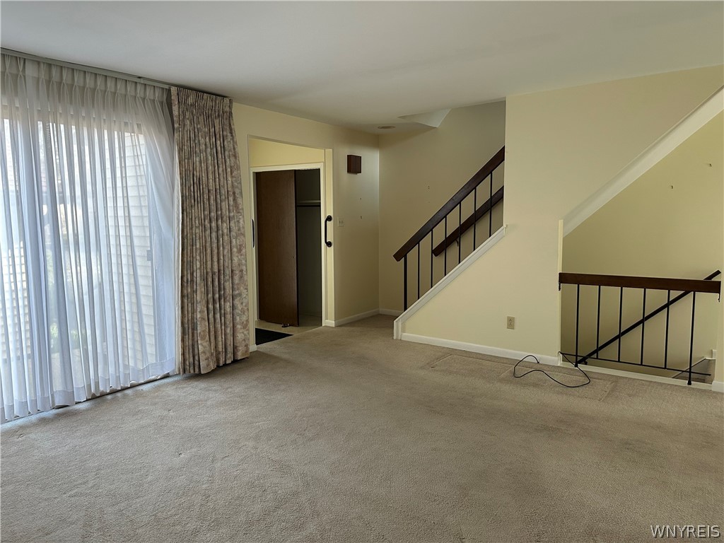 304 Charlesgate Circle Amherst, NY 14051 - Photo 4 of 30