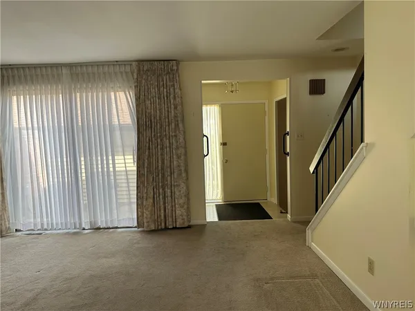 $238,000 | 304 Charlesgate Circle, Amherst, NY 14051