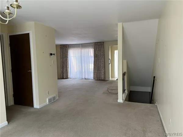 $238,000 | 304 Charlesgate Circle, Amherst, NY 14051