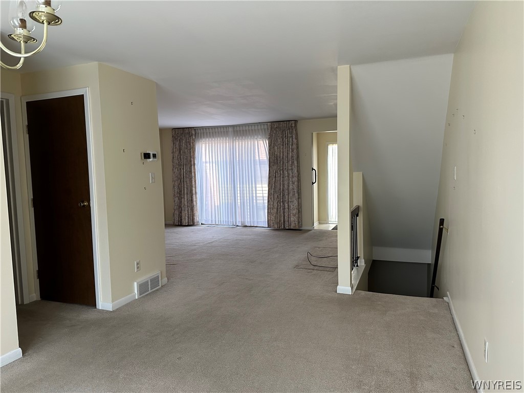 304 Charlesgate Circle Amherst, NY 14051 - Photo 6 of 30