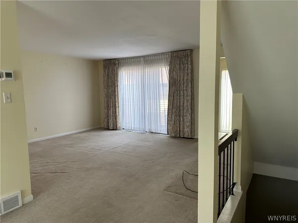 $238,000 | 304 Charlesgate Circle, Amherst, NY 14051