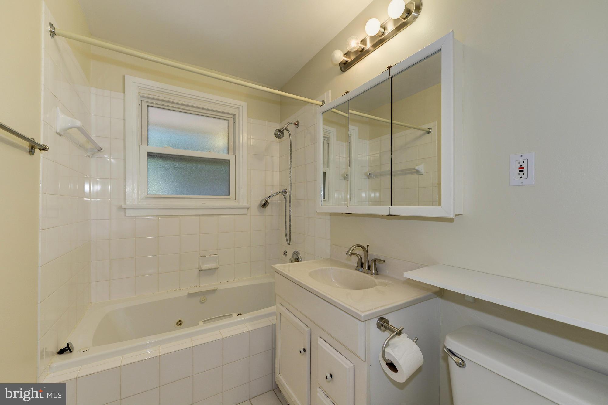 7020 Oak Ridge Road Falls Church, VA 22042 - Photo 17 of 25 Bath