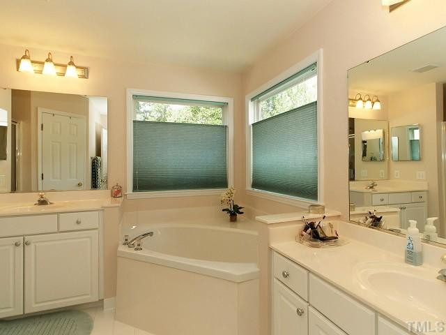 1201 Blackburn Road Apex, NC 27502 - Photo 17 of 25 Master Bath/Spa