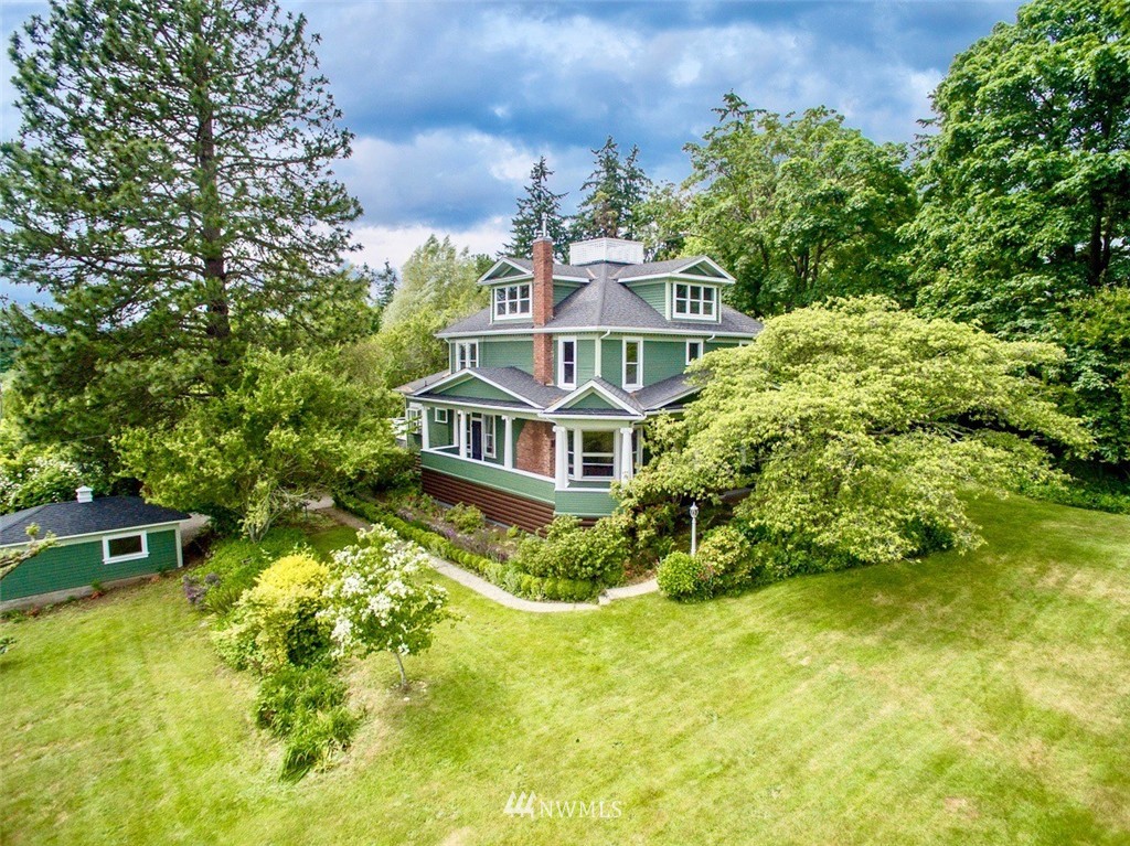 8490 Northeast Beck Road Bainbridge Island, WA 98110 - Photo 1 of 25