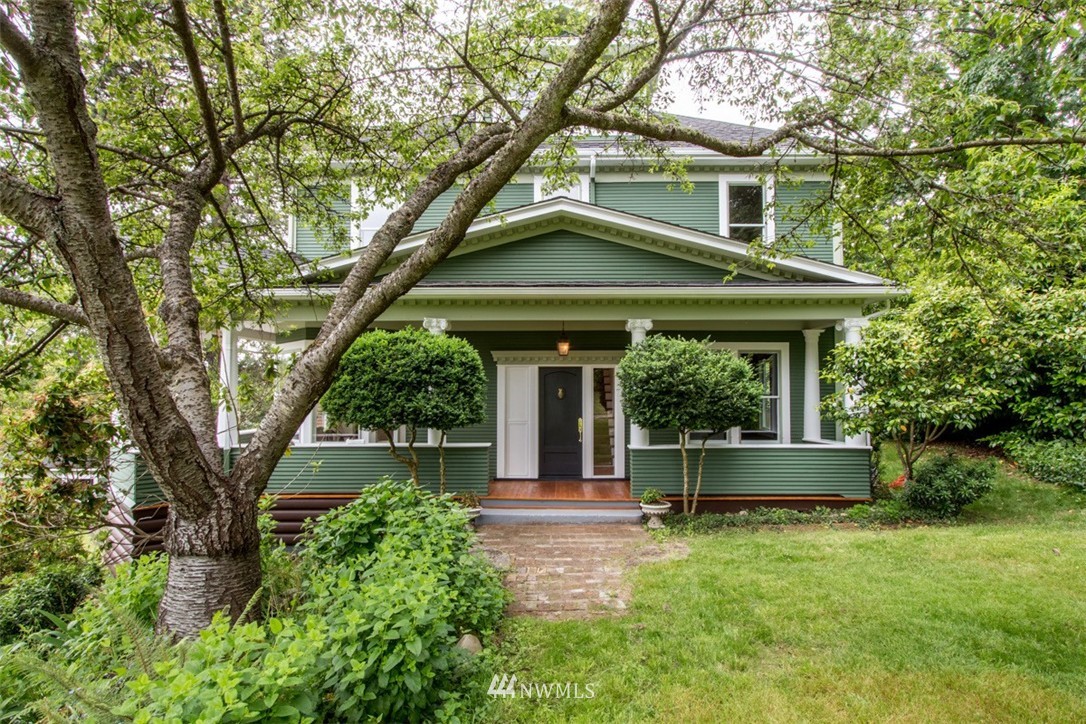 8490 Northeast Beck Road Bainbridge Island, WA 98110 - Photo 2 of 25