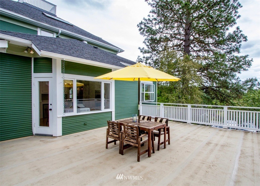 8490 Northeast Beck Road Bainbridge Island, WA 98110 - Photo 11 of 25