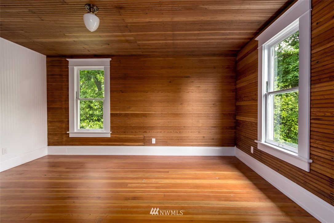 8490 Northeast Beck Road Bainbridge Island, WA 98110 - Photo 17 of 25