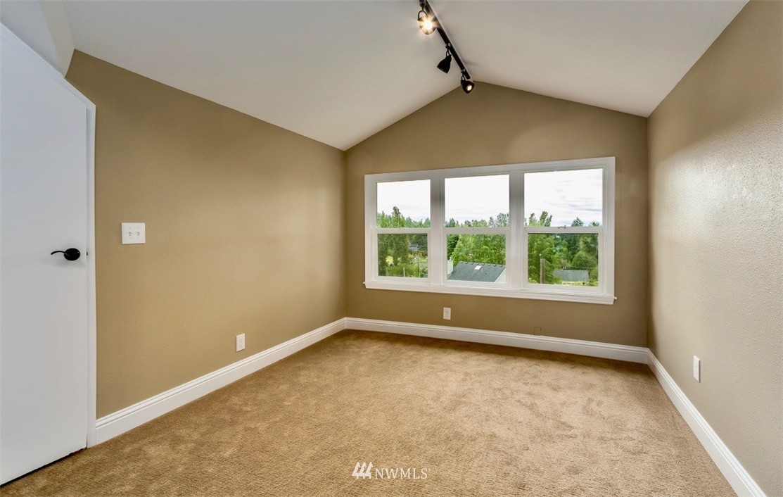 8490 Northeast Beck Road Bainbridge Island, WA 98110 - Photo 20 of 25