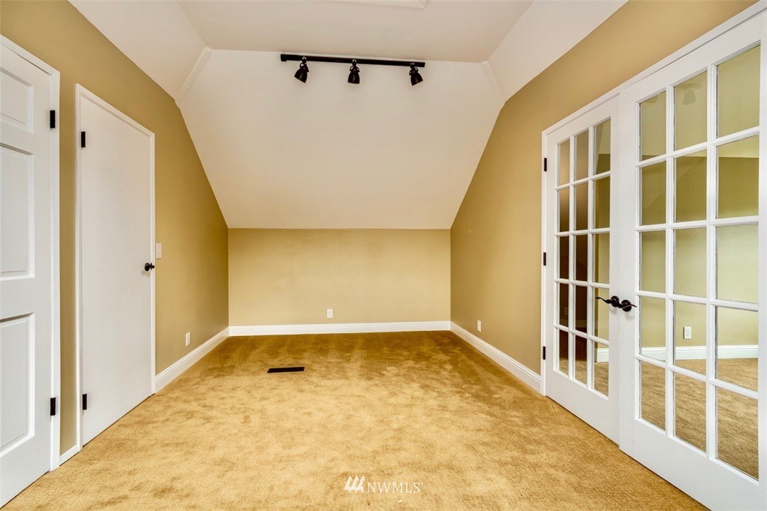 8490 Northeast Beck Road Bainbridge Island, WA 98110 - Photo 21 of 25