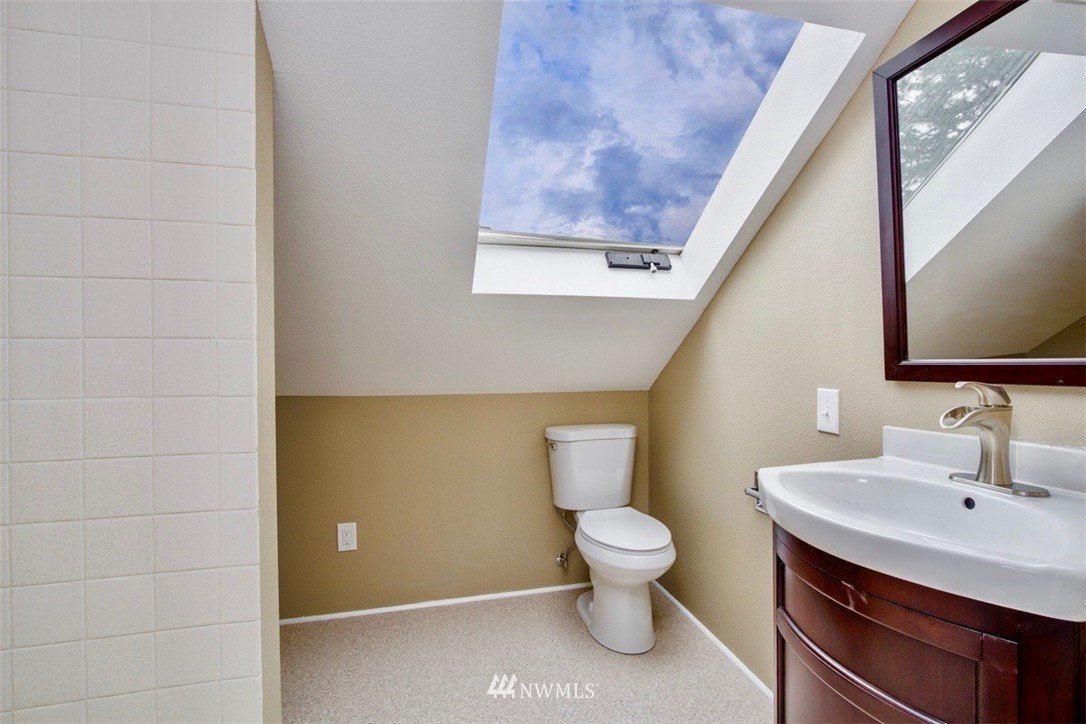 8490 Northeast Beck Road Bainbridge Island, WA 98110 - Photo 22 of 25