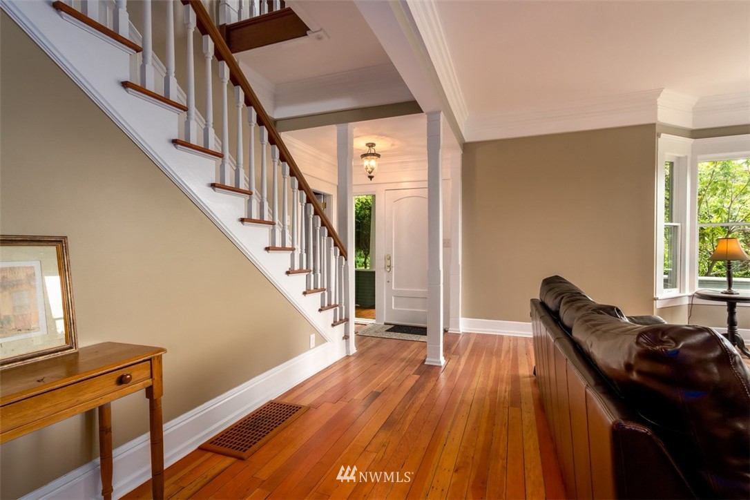 8490 Northeast Beck Road Bainbridge Island, WA 98110 - Photo 5 of 25