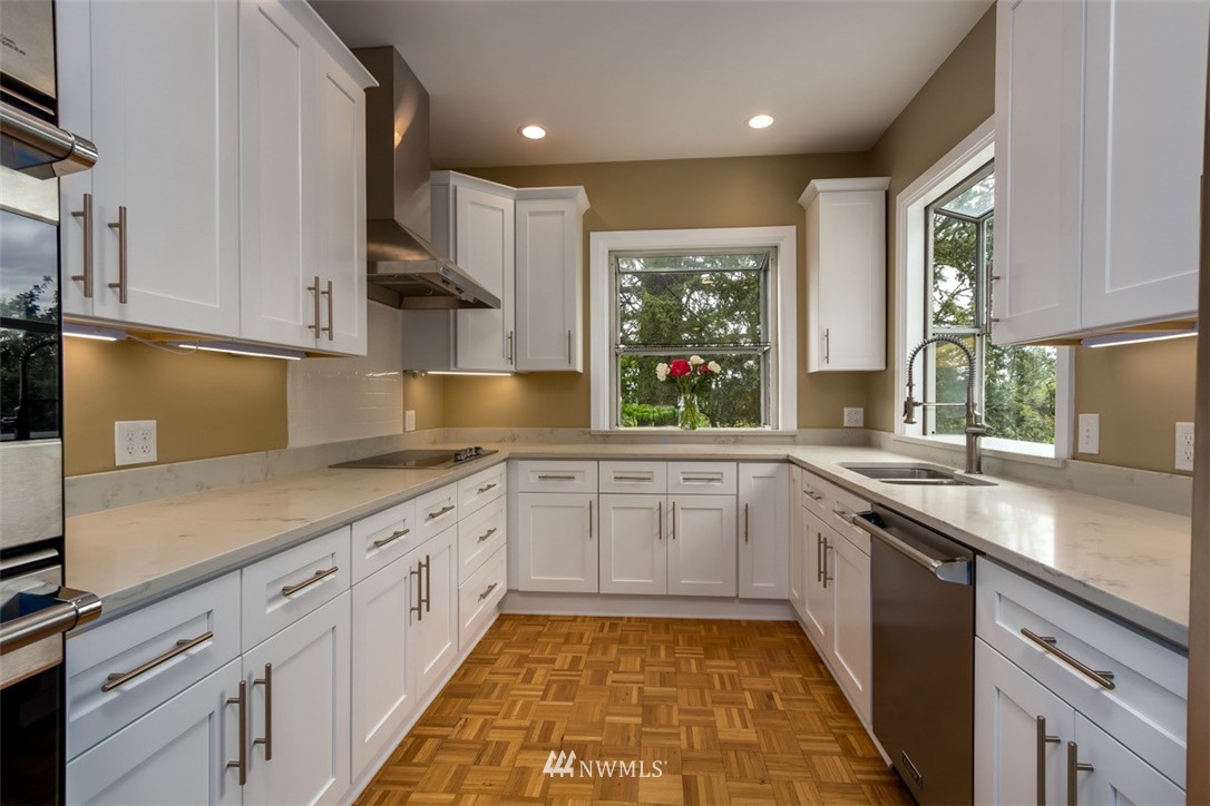 8490 Northeast Beck Road Bainbridge Island, WA 98110 - Photo 9 of 25