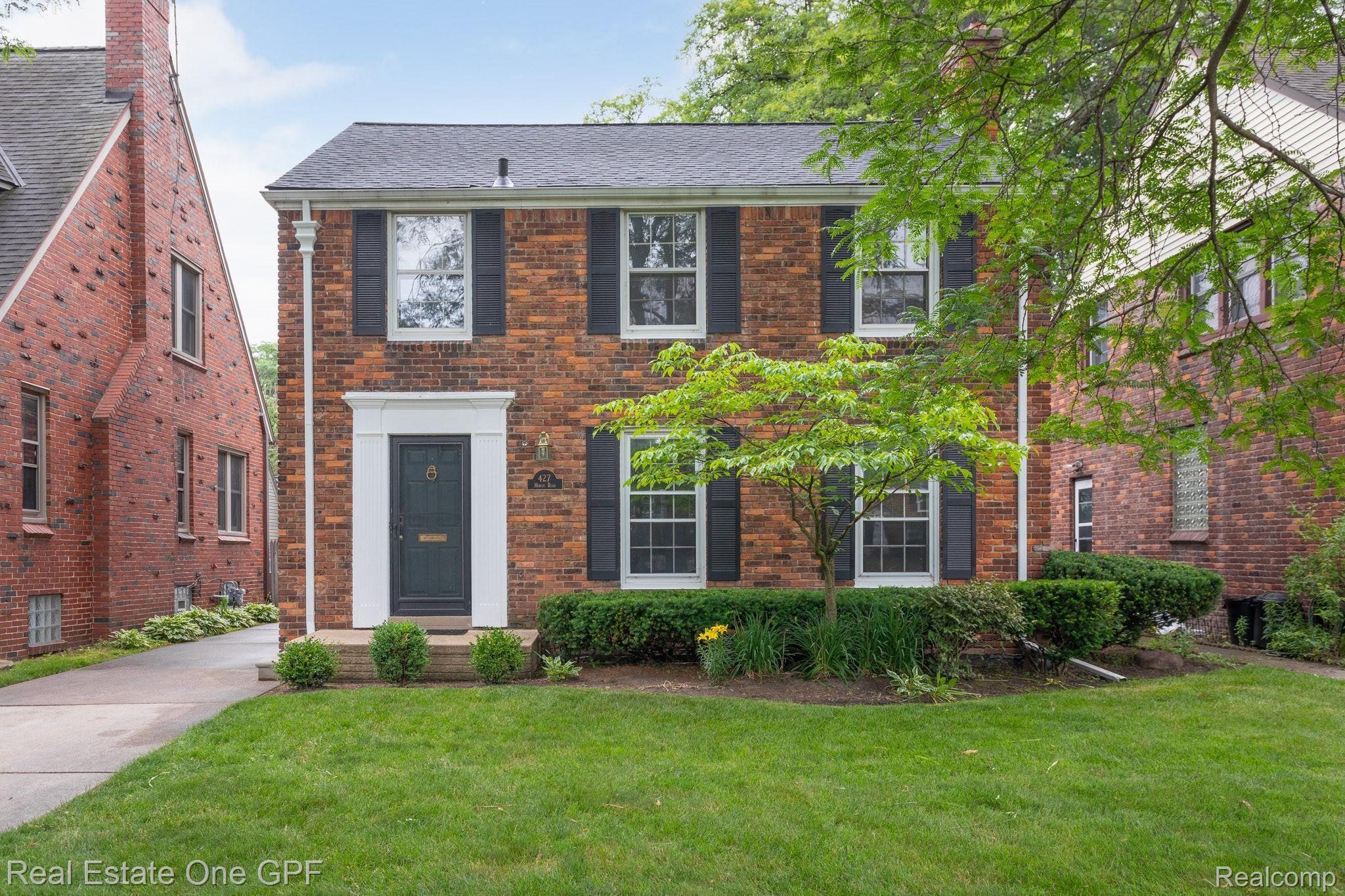 427 Moran Road Grosse Pointe, MI 48236 - Photo 1 of 29 4.jpg