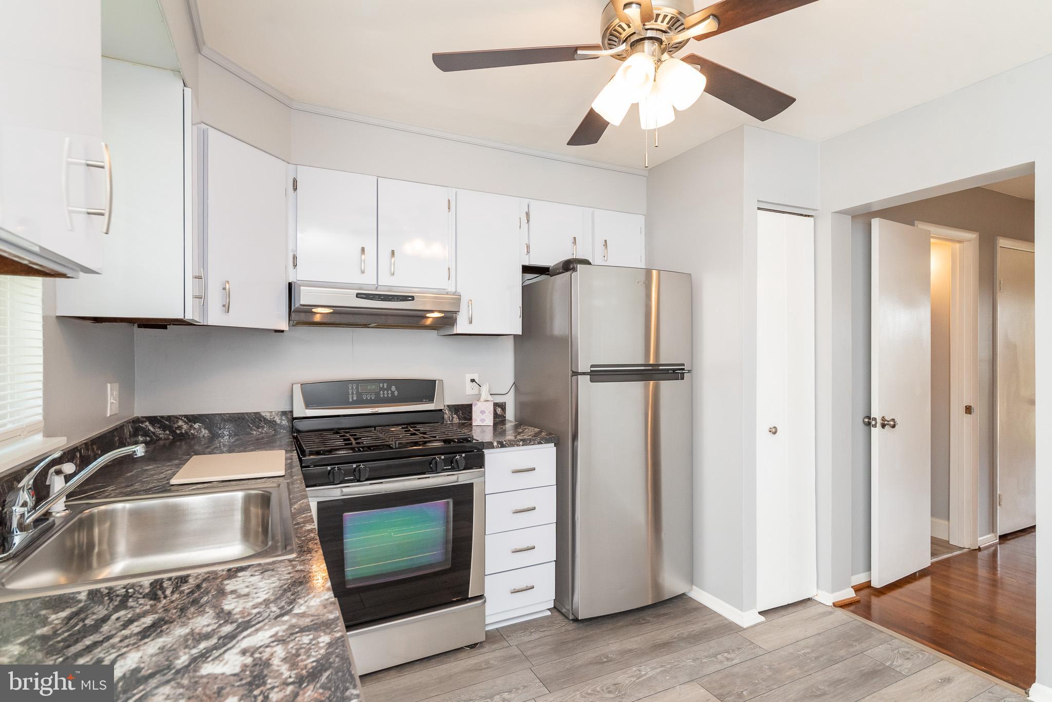 37 Cardor Court Baltimore, MD 21236 - Photo 17 of 46 Kitchen