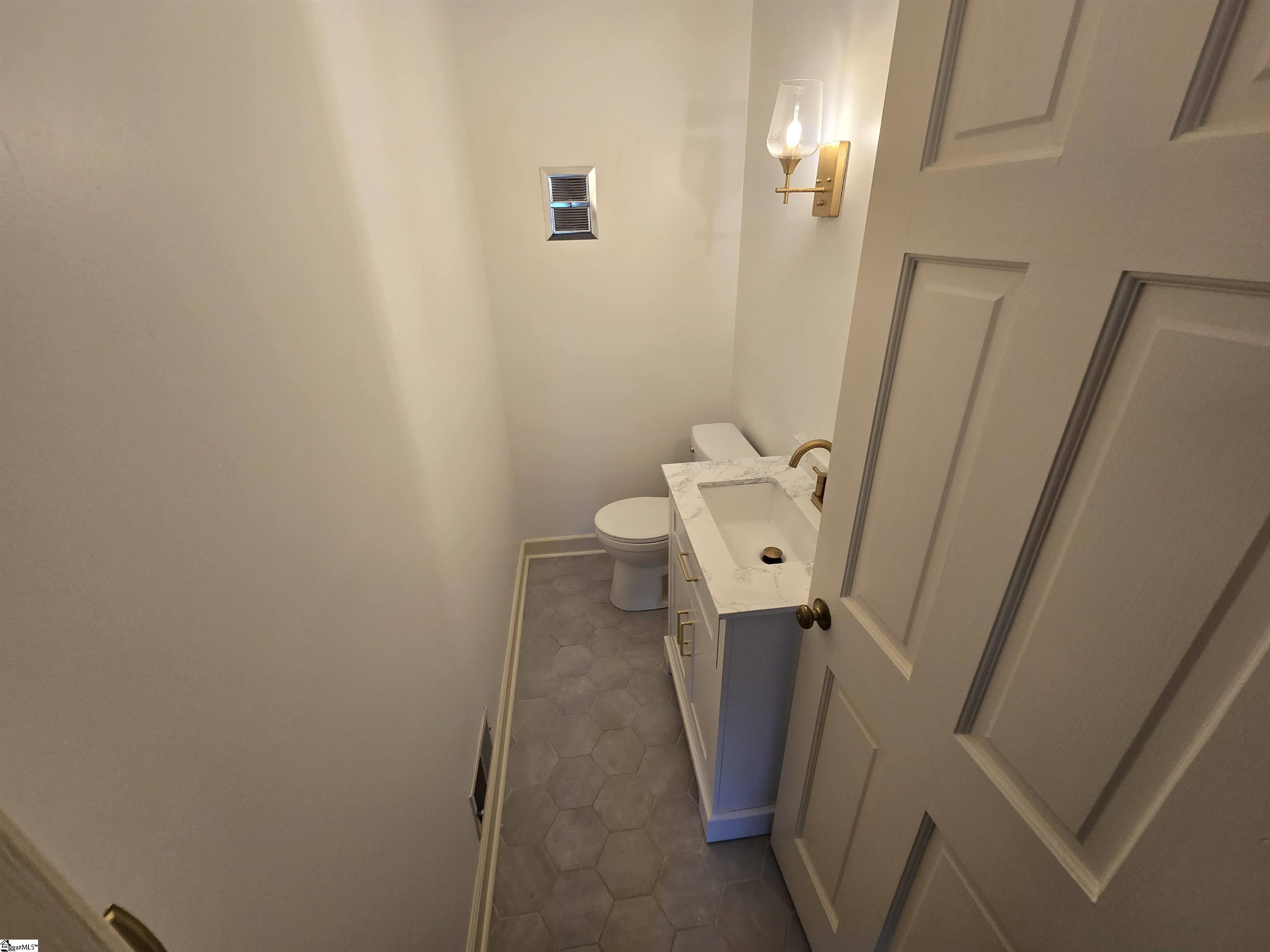 1706 East Saluda Lake Road Greenville, SC 29611 - Photo 16 of 23