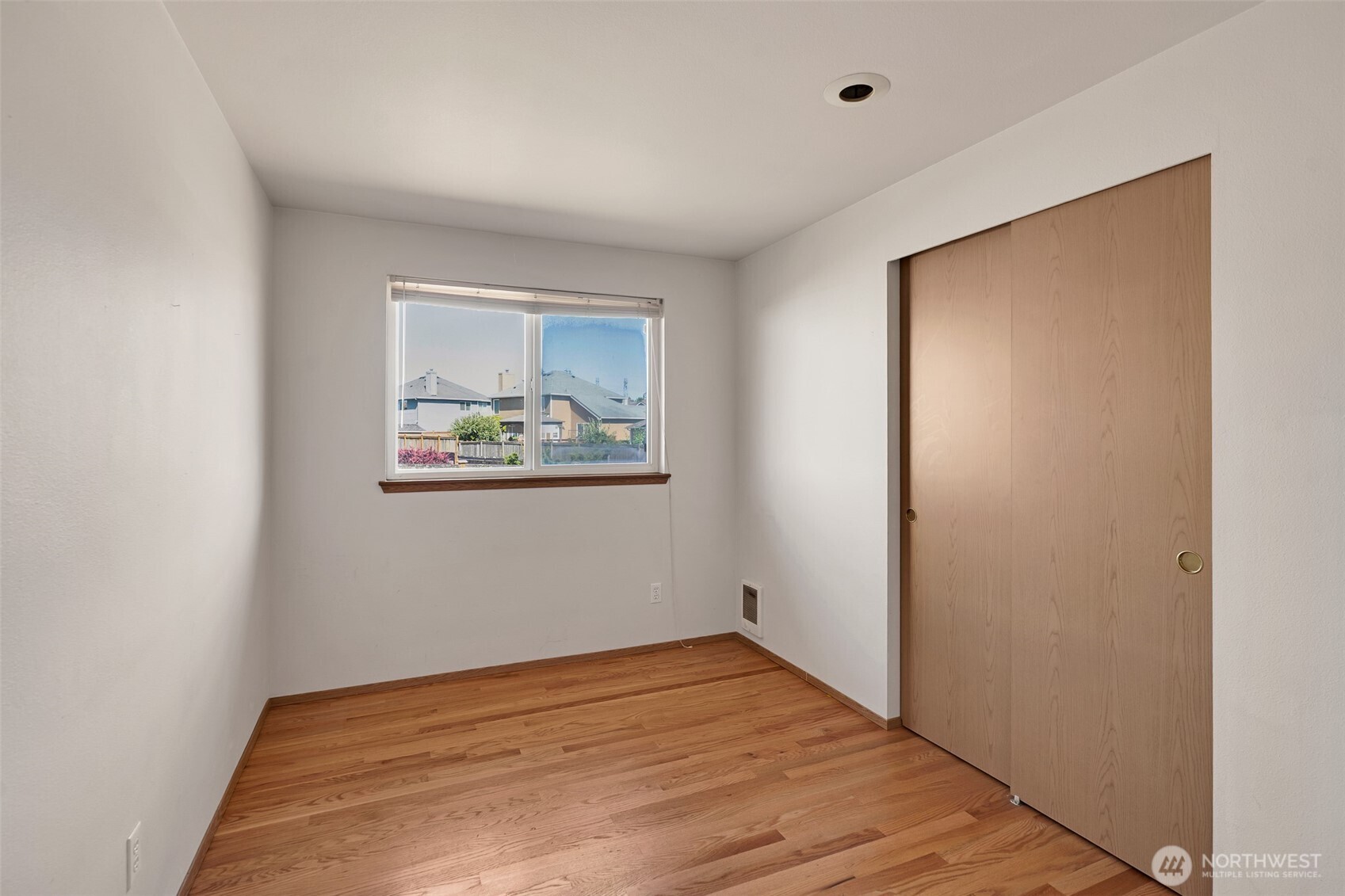 1010 Southwest 348th Place Federal Way, WA 98023 - Photo 26 of 36 Gallery Image 26