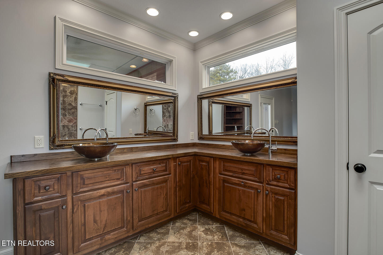 2001 Beals Chapel Road Lenoir City, TN 37772 - Photo 24 of 60 24_BealsChapelRoad_2001_MasterBath02