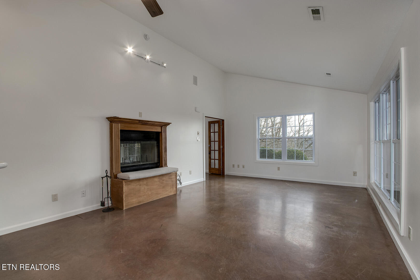 2001 Beals Chapel Road Lenoir City, TN 37772 - Photo 35 of 60 35_BealsChapelRoad_2001_GH_Living01