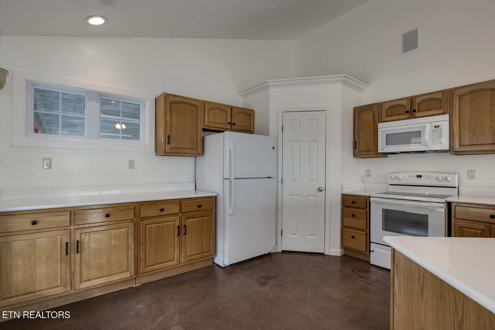 2001 Beals Chapel Road Lenoir City, TN 37772 - Photo 38 of 60 38_BealsChapelRoad_2001_GH_Kitchen01