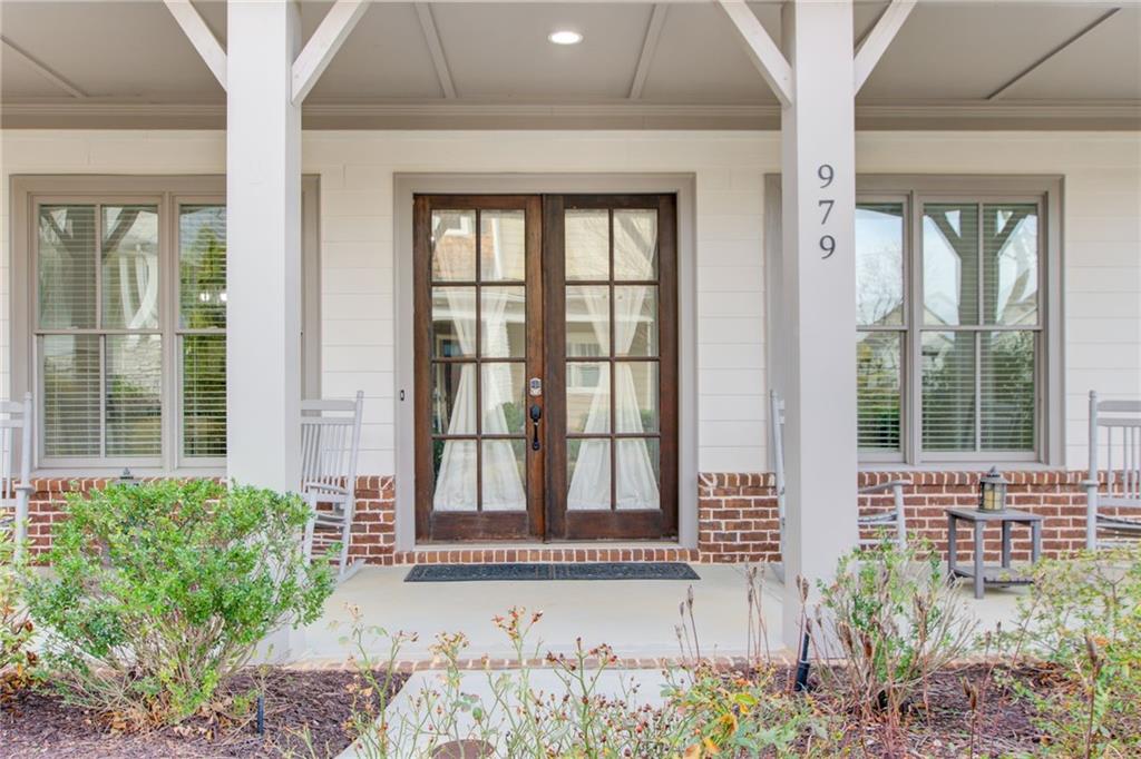 979 Azalee Hester Wharton Way Atlanta, GA 30318 - Photo 2 of 18