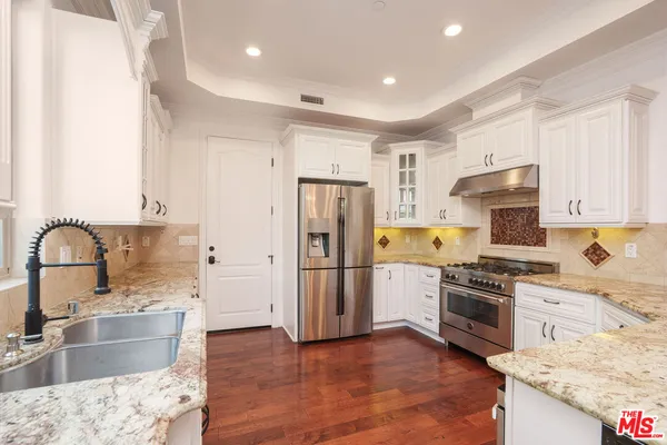 $1,665,000 | 2005 Robinson Street, Unit B, Redondo Beach, CA 90278