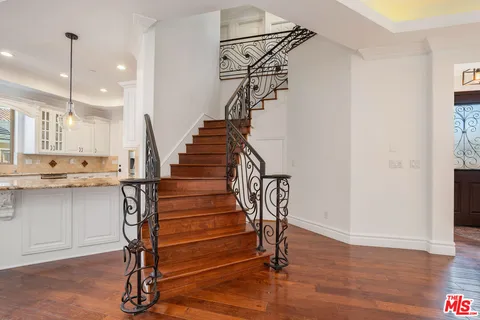 $1,780,000 | 2005 Robinson Street, Unit B, Redondo Beach, CA 90278