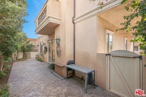 $1,780,000 | 2005 Robinson Street, Unit B, Redondo Beach, CA 90278