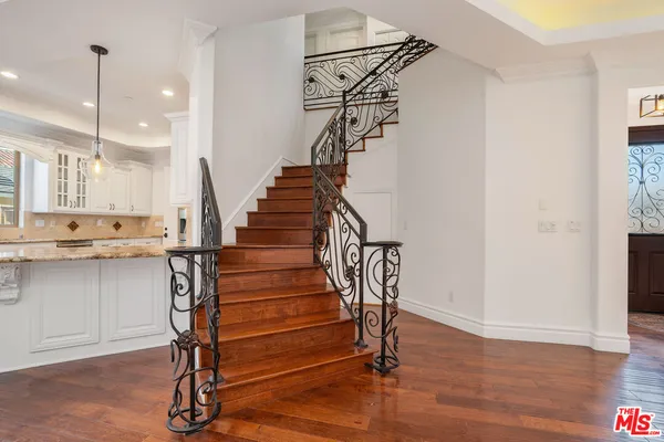 $1,665,000 | 2005 Robinson Street, Unit B, Redondo Beach, CA 90278