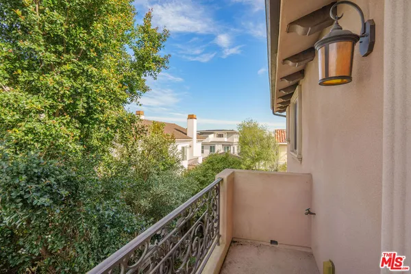 $1,665,000 | 2005 Robinson Street, Unit B, Redondo Beach, CA 90278