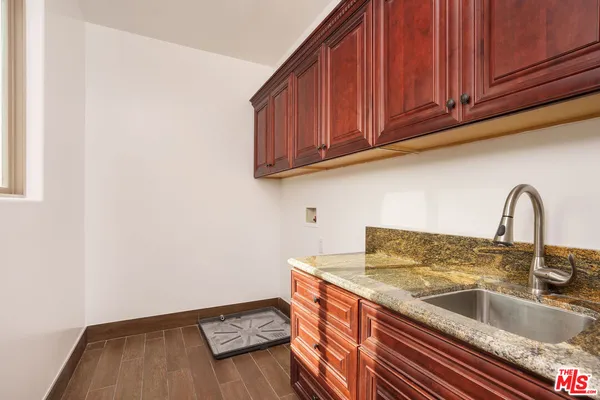 $1,665,000 | 2005 Robinson Street, Unit B, Redondo Beach, CA 90278