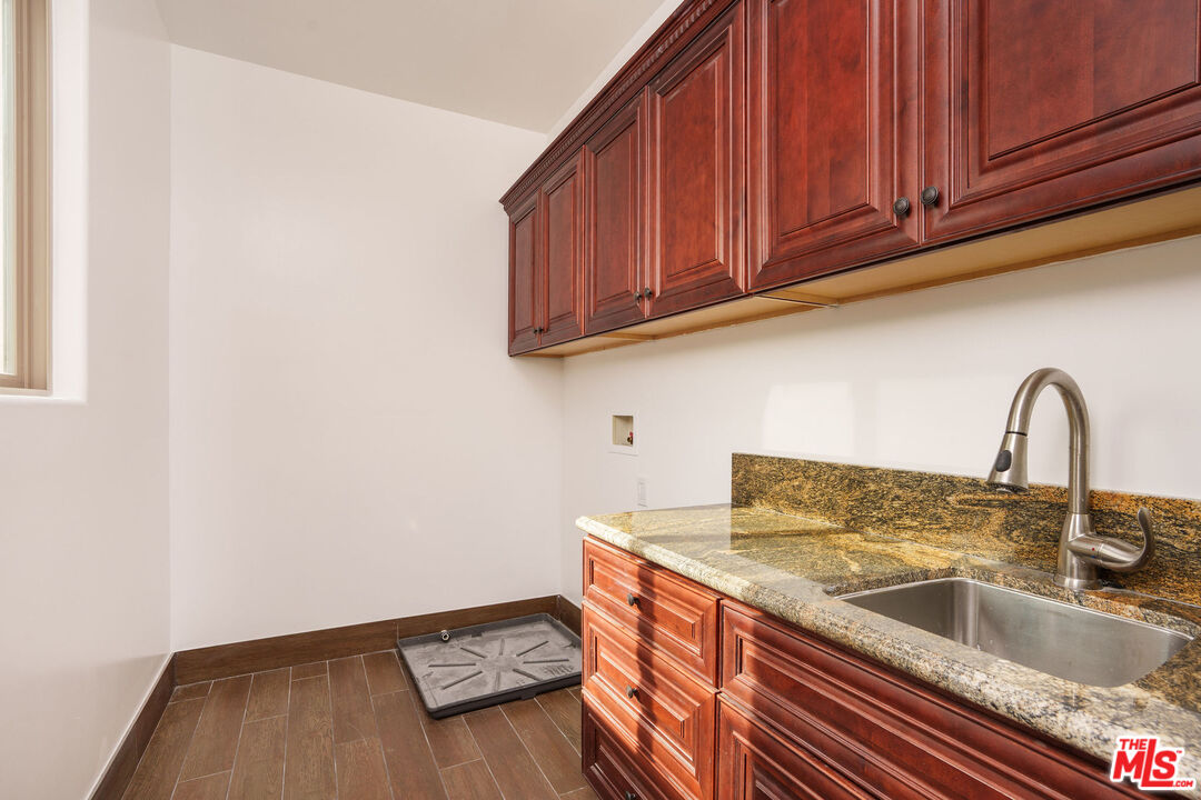 2005 Robinson Street, Unit B Redondo Beach, CA 90278 - Photo 42 of 46 a close view of sink and tap