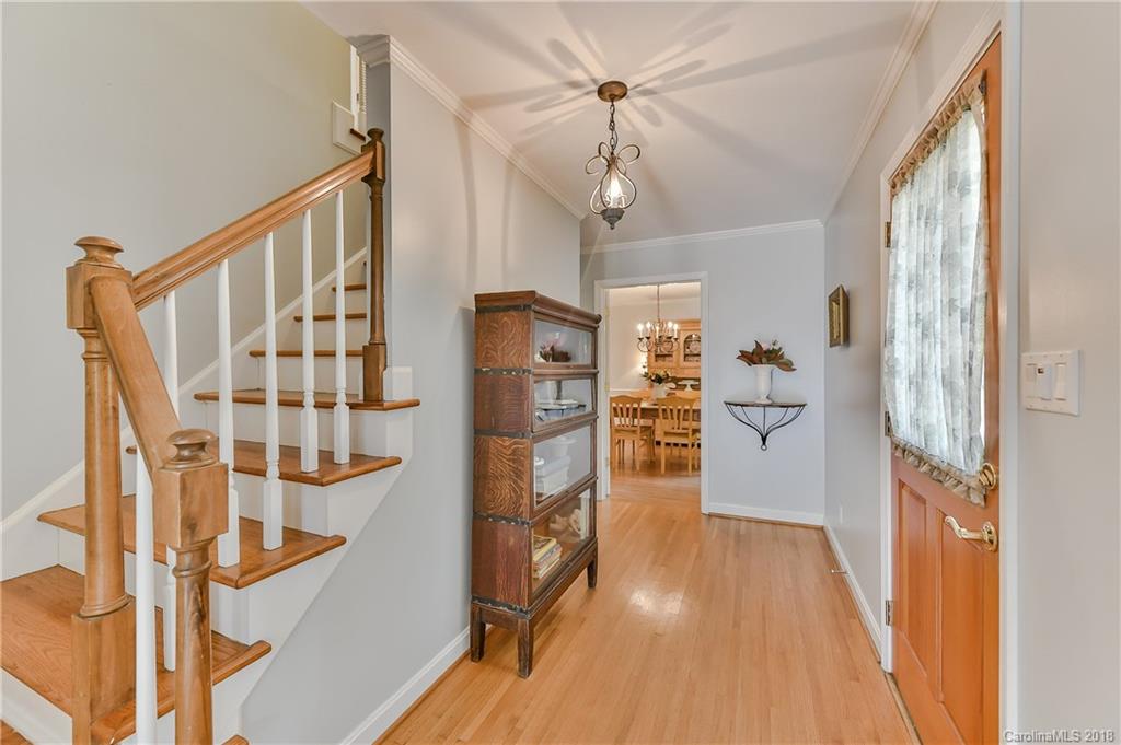 6124 Gate Post Road, Unit 10 Charlotte, NC 28211 - Photo 2 of 32 Gallery Image 2