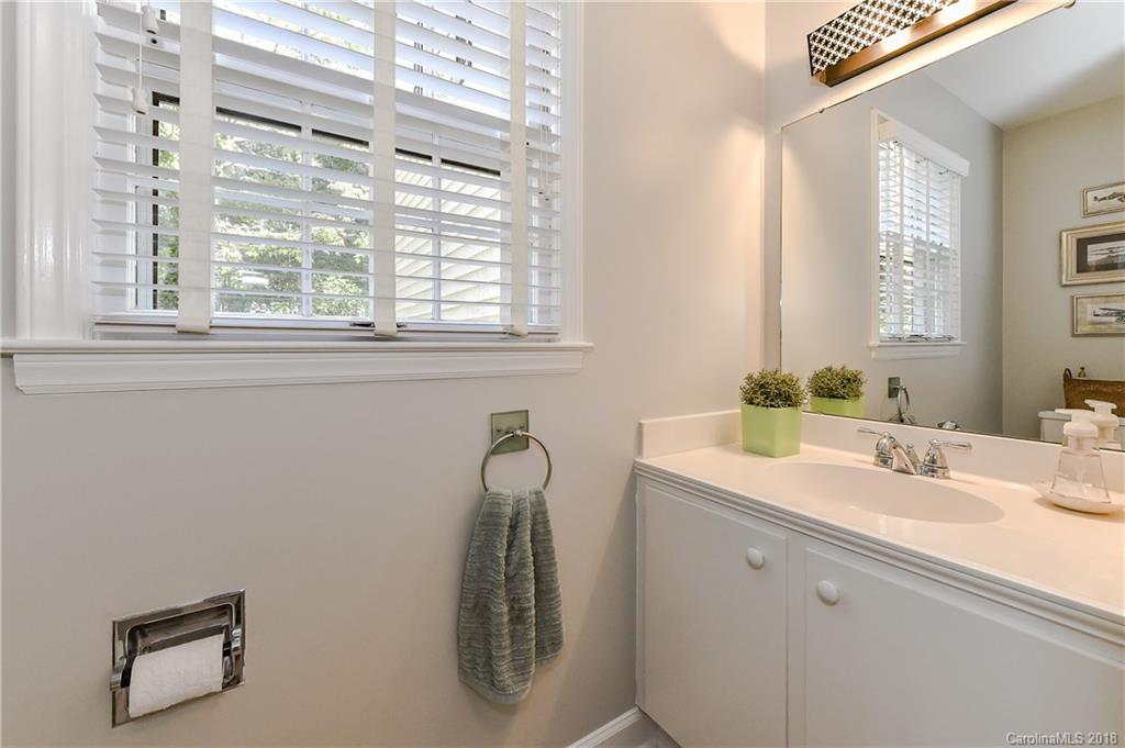6124 Gate Post Road, Unit 10 Charlotte, NC 28211 - Photo 15 of 32 Gallery Image 15