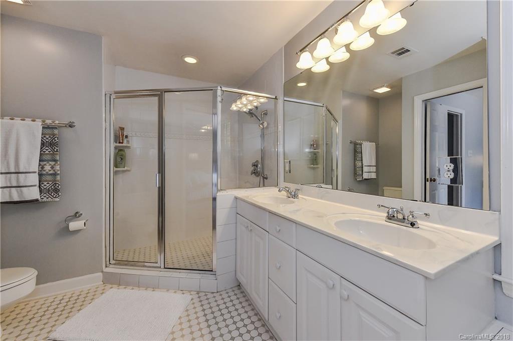 6124 Gate Post Road, Unit 10 Charlotte, NC 28211 - Photo 17 of 32 Gallery Image 17