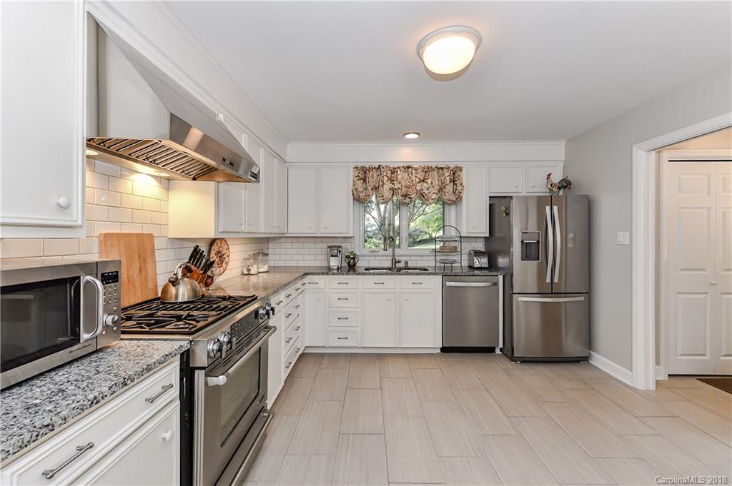 6124 Gate Post Road, Unit 10 Charlotte, NC 28211 - Photo 6 of 32 Gallery Image 6