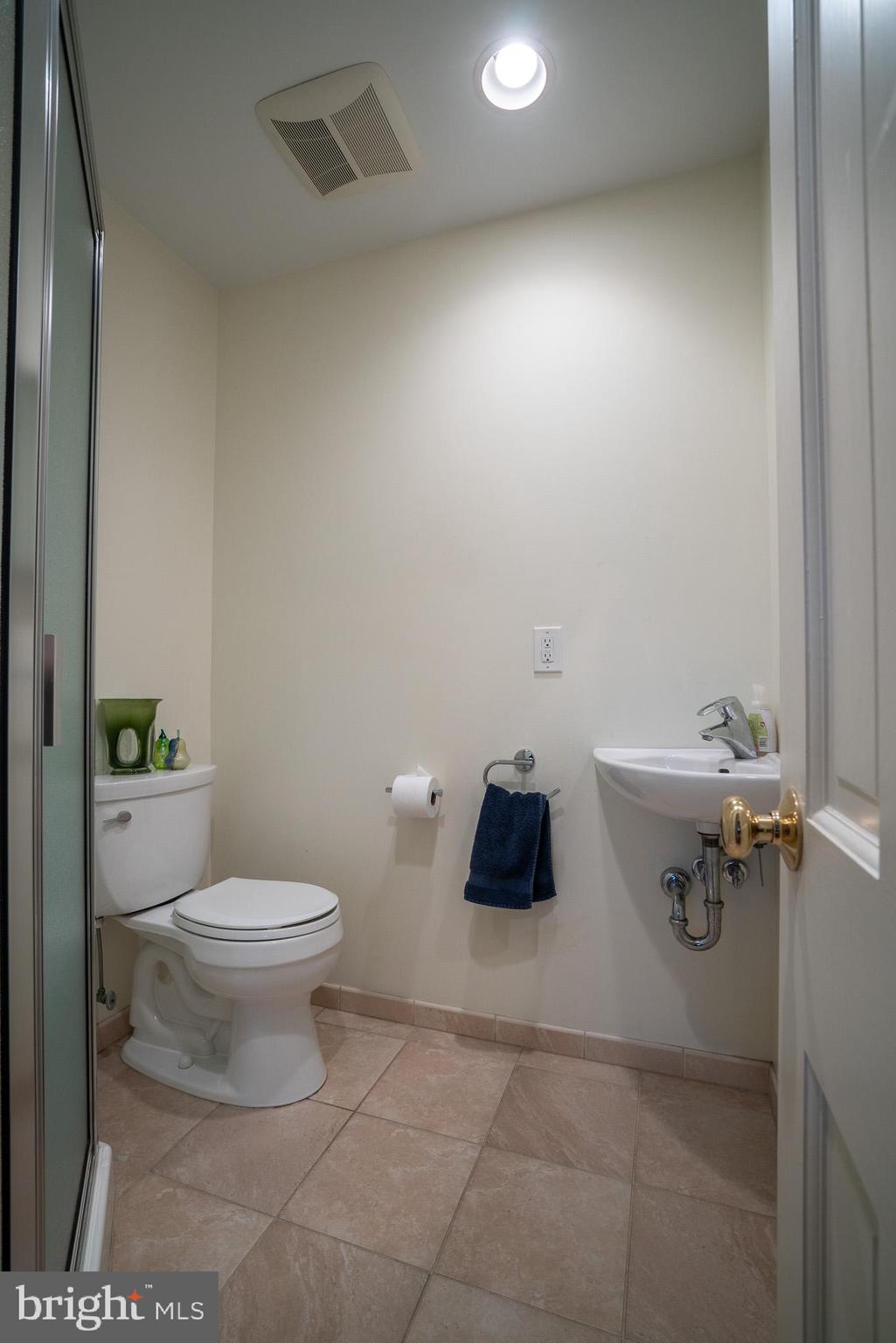 731 Mt Moro Road Villanova, PA 19085 - Photo 23 of 44 1St Floor full bath