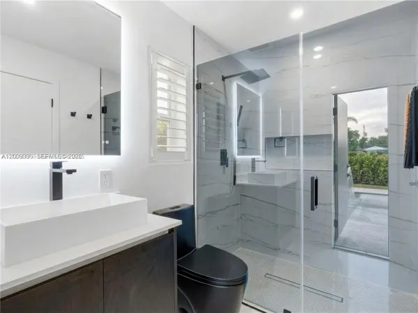 $19,800 | 1560 Cleveland Road, Miami Beach, FL 33141