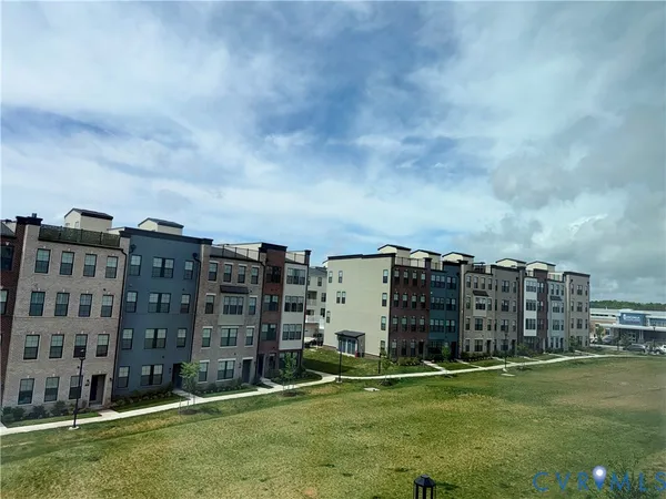 $2,700 | 527 Munson Woods Walk, Unit B, Henrico, VA 23233