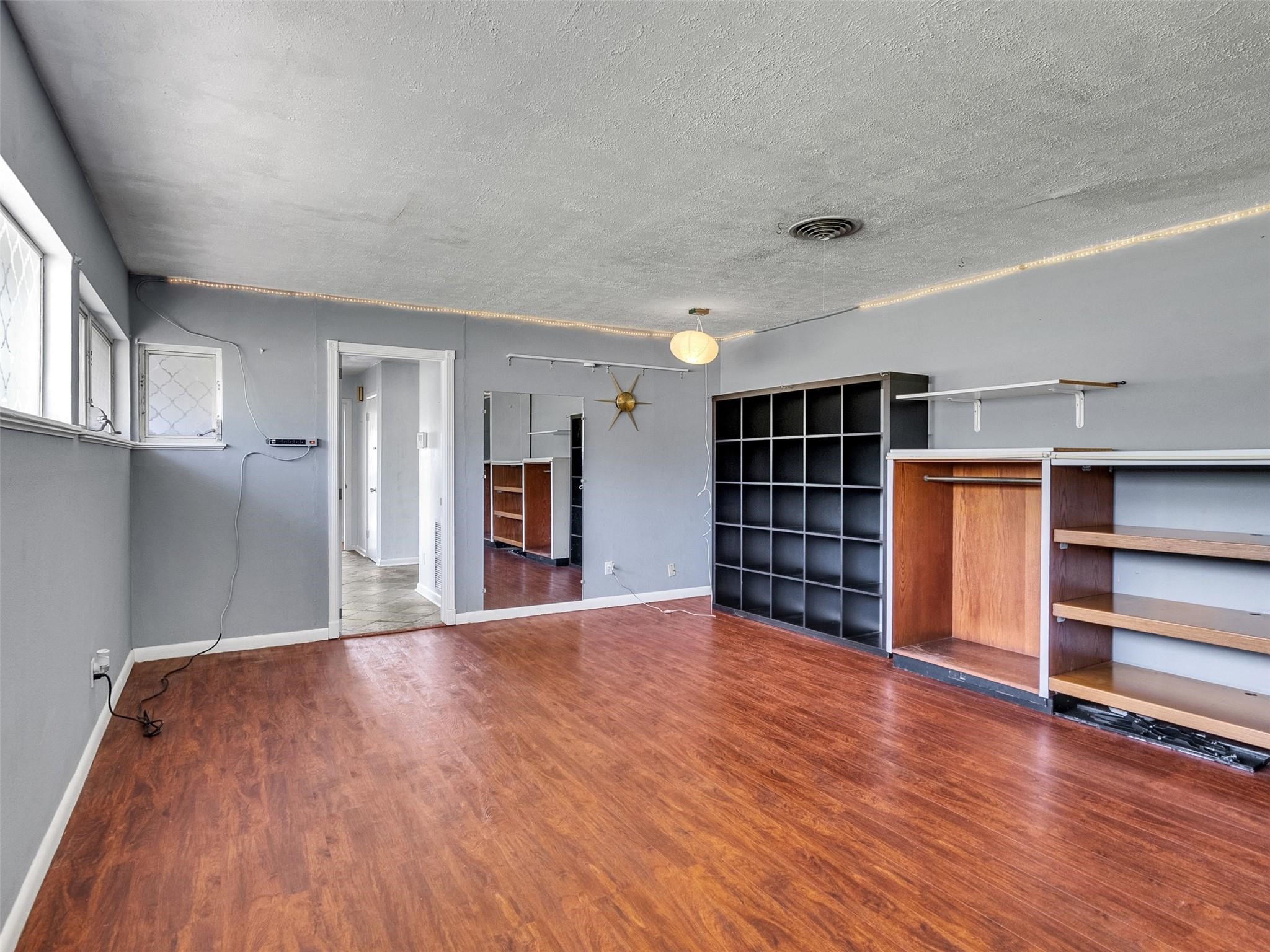 2011 Durrain Ferry Road Baytown, TX 77520 - Photo 5 of 31