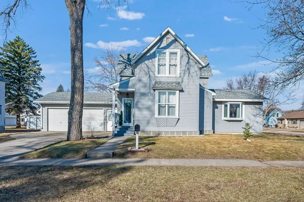 $190,000 | 1452 5th Avenue, Windom, MN 56101