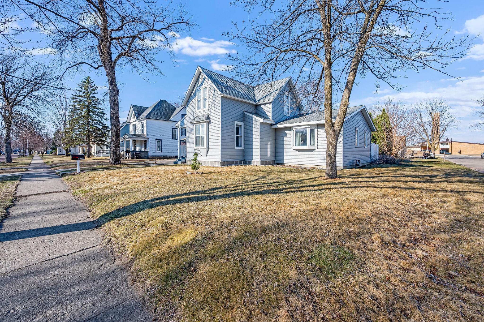 1452 5th Avenue Windom, MN 56101 - Photo 5 of 36