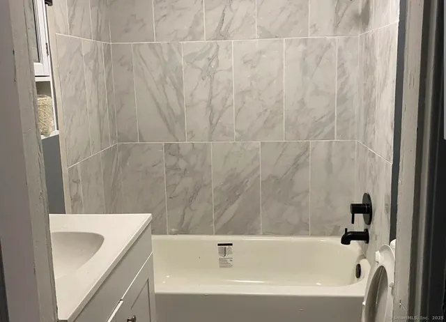 $465,000 | 33 Chapel Street, New Haven, CT 06513