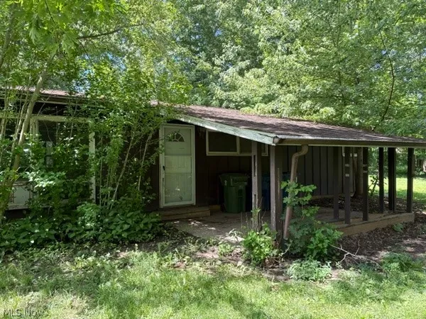 $59,900 | 2033 Scenic Way, Akron, OH 44312