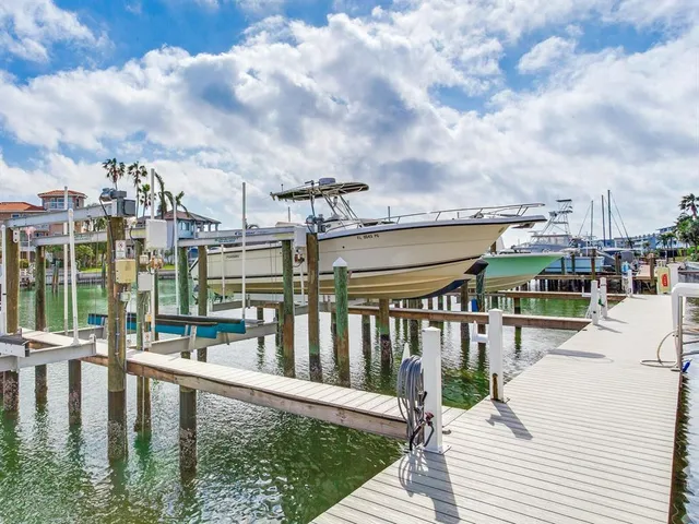 $1,199,000 | 521 Pinellas Bayway South, Unit 107, St. Petersburg, FL 33715