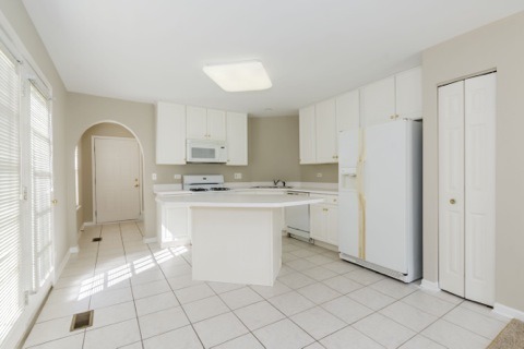 3030 Crystal Rock Road, Unit 3030 Naperville, IL 60564 - Photo 8 of 20 Gallery Image 8