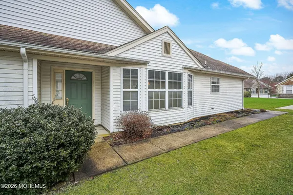 $425,000 | 3349 Deep River Lane, Toms River, NJ 08755