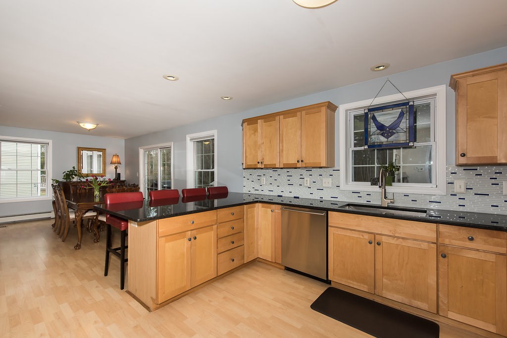 47 Jay Way Rochester, NH 03868 - Photo 7 of 40 Gallery Image 7