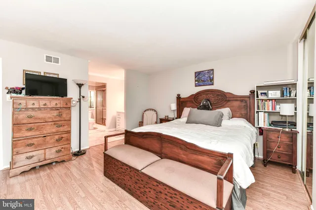 $3,100 | 309 Yoakum Parkway, Unit 408, Alexandria, VA 22304