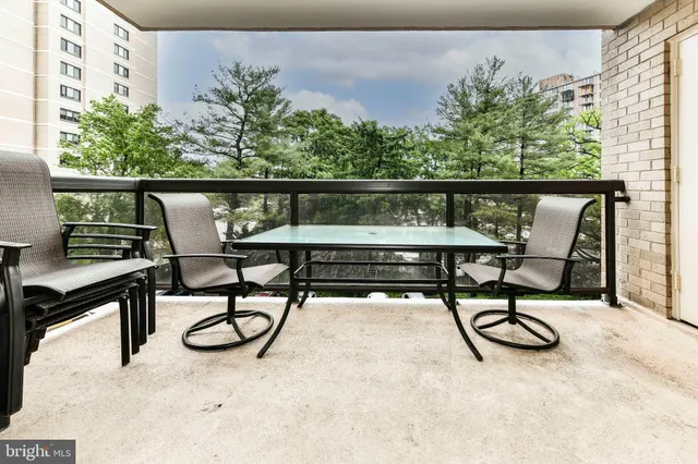 $3,100 | 309 Yoakum Parkway, Unit 408, Alexandria, VA 22304