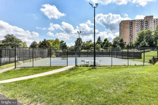 $3,100 | 309 Yoakum Parkway, Unit 408, Alexandria, VA 22304